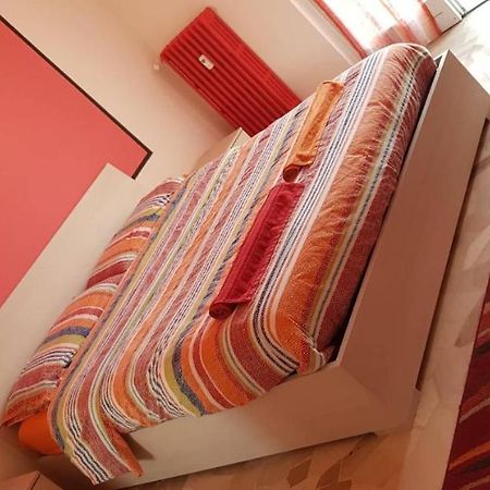 Helloguesthouse Olgiate Comasco Buitenkant foto
