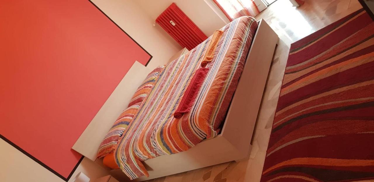 Helloguesthouse Olgiate Comasco Buitenkant foto