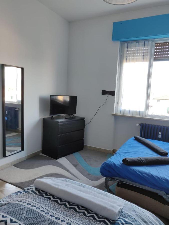Helloguesthouse Olgiate Comasco Buitenkant foto
