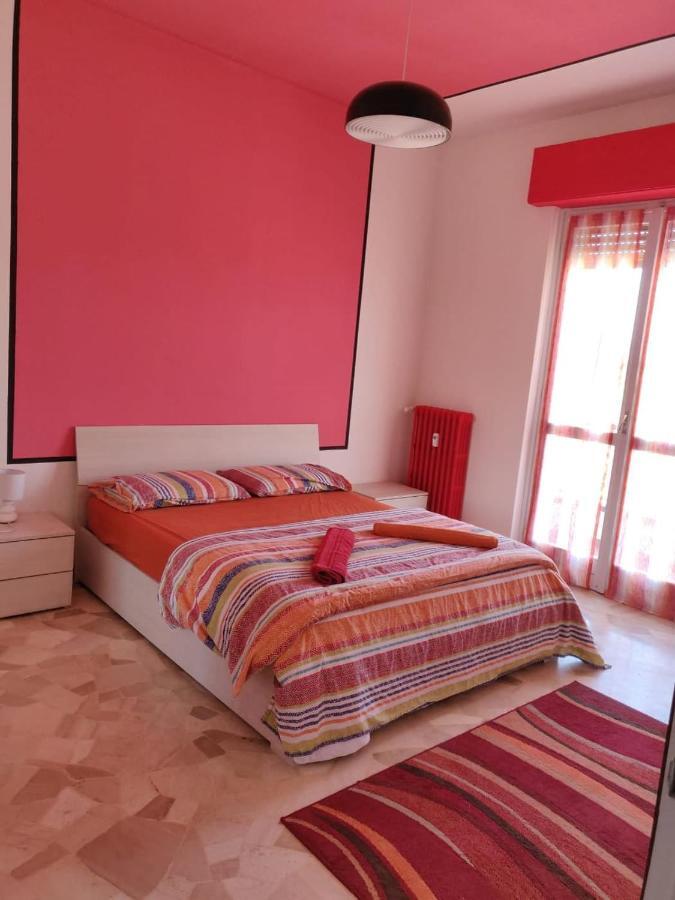 Helloguesthouse Olgiate Comasco Buitenkant foto